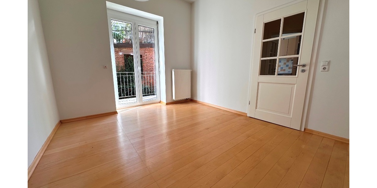 Gepflegte 3-Zi.-Altbauwohnung mit Balkon und großer Terrasse in Stuttgart-West - Erdgeschoßwohnung Stuttgart Stuttgart-West (Stadtbezirk) | Angebot:27474767